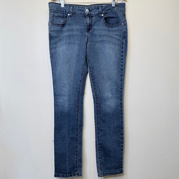 Guess | Medium Rise Skinny Sarah Fit Jeans - Picture 4 of 16